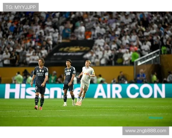 皇马世俱杯首战 1-1 遭沙特劲旅逼平 新帅首秀暴露防线隐患 皇马世俱杯首战 1-1 遭沙特劲旅逼平 新帅首秀暴露防线隐患