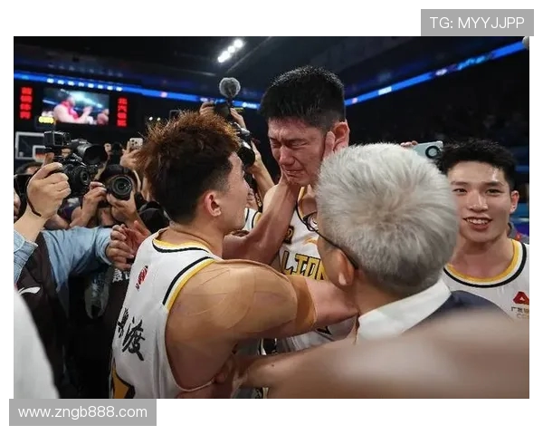 胡金秋忆启蒙大哥林志杰:偶像室友的言传身教塑造职业品格(3) 胡金秋忆启蒙大哥林志杰:偶像室友的言传身教塑造职业品格(3)